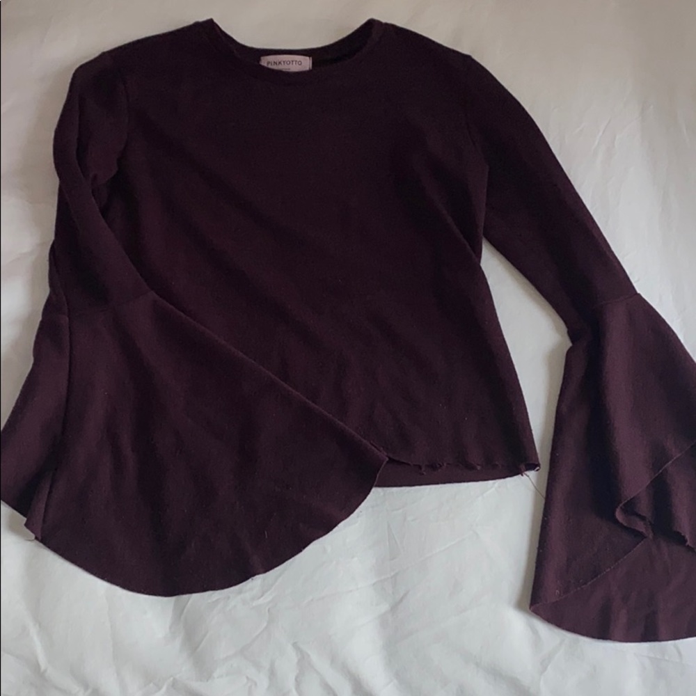 Women’s bell sleeve sweater